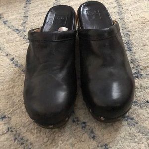 Frye black campus clogs.